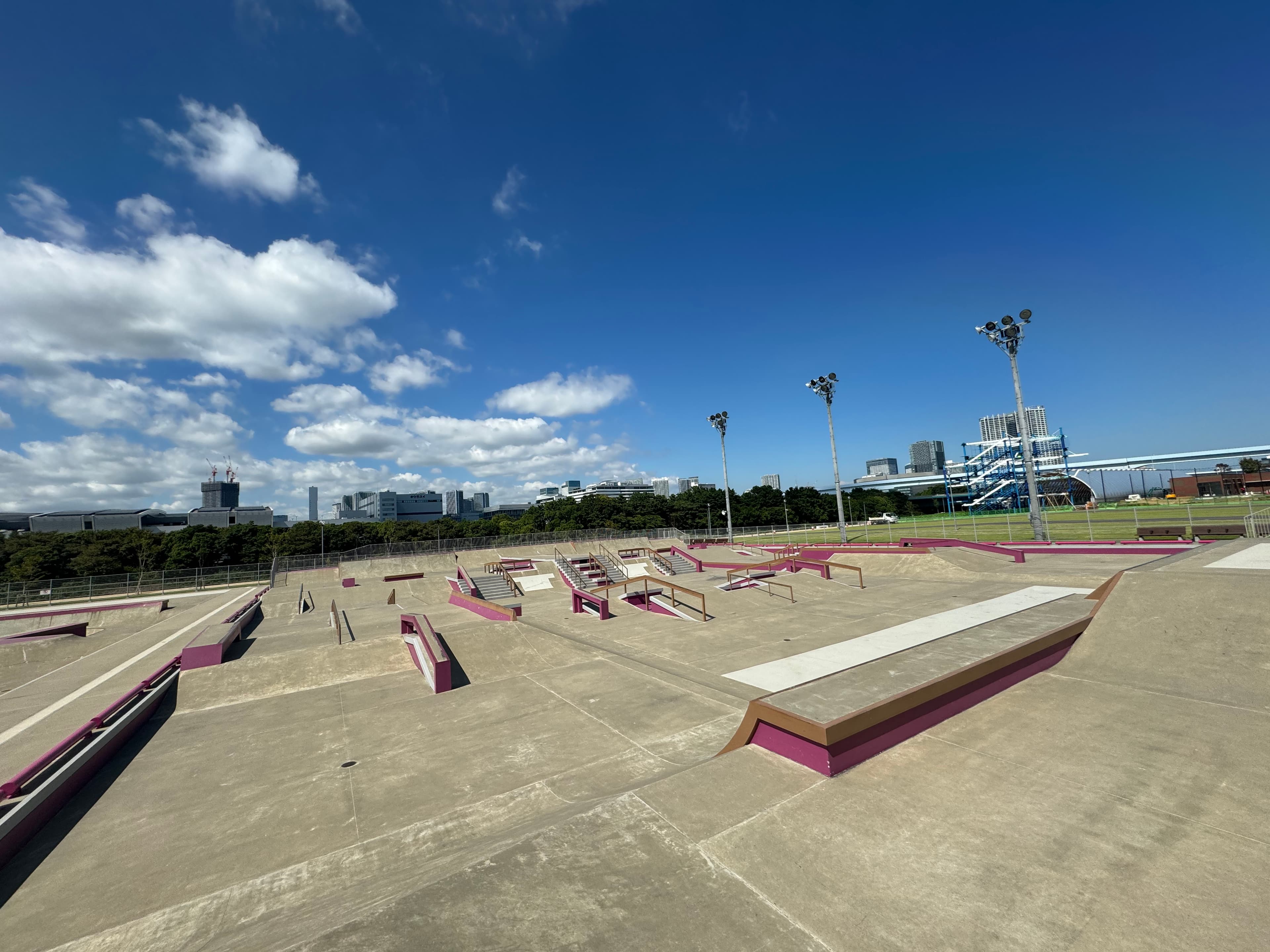 ①スケートボードパーク(ストリートエリア)1