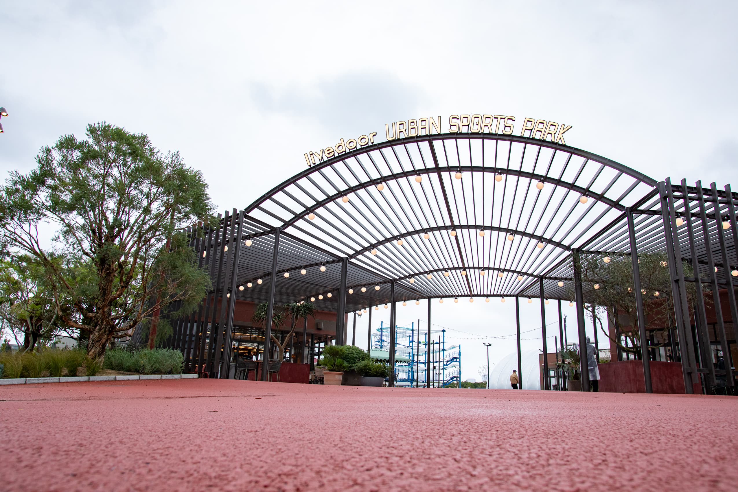 ⑥エントランスゲート1